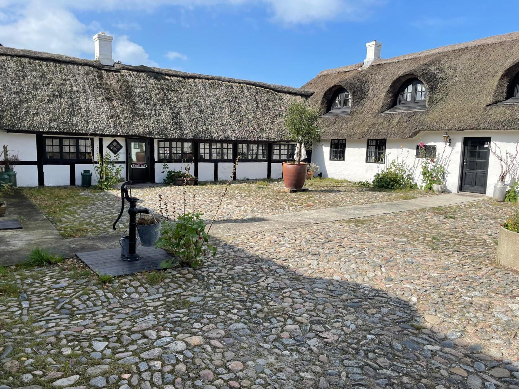 Hotel Strandgaarden Vesterø Havn Extérieur photo