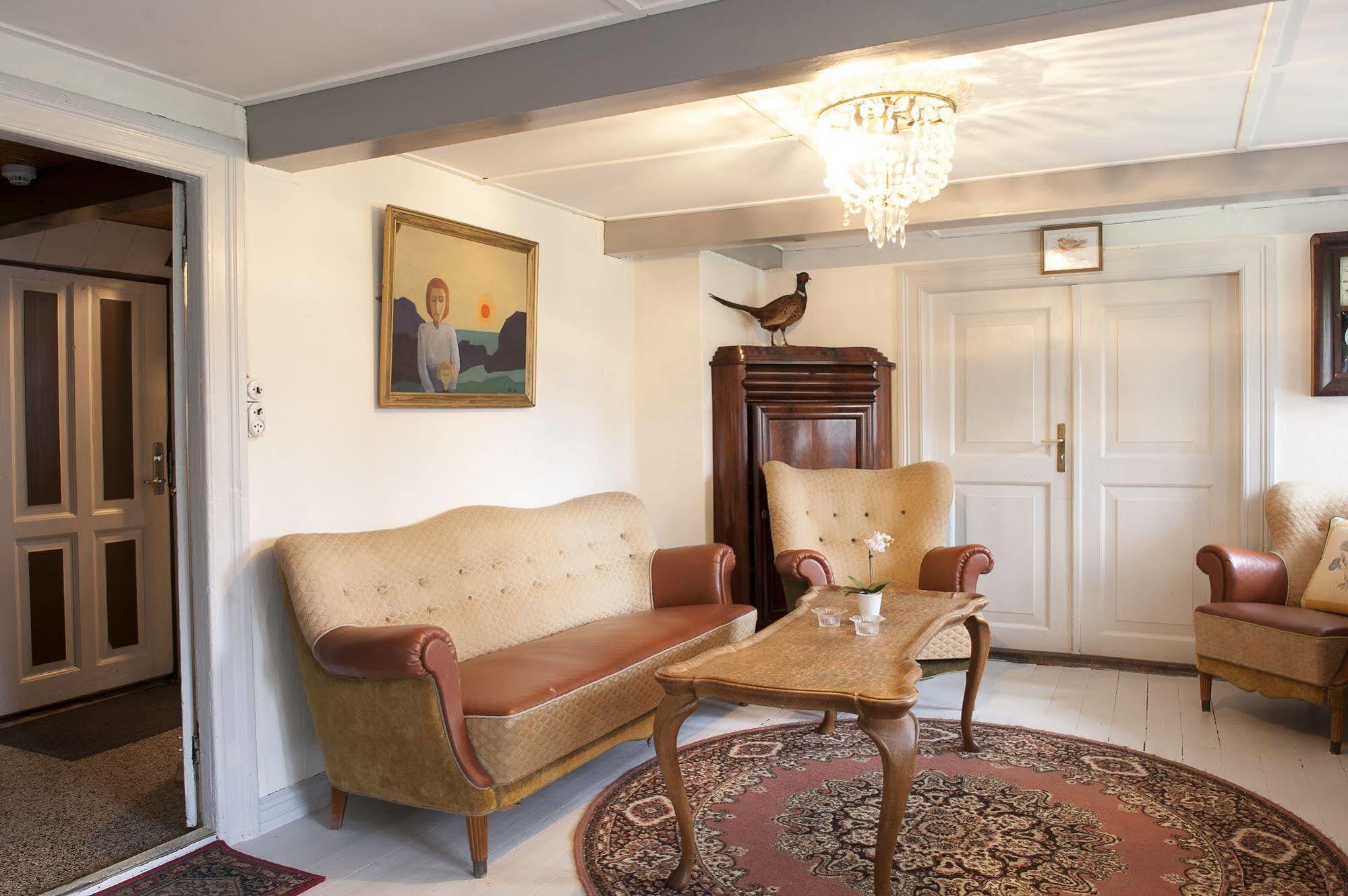 Hotel Strandgaarden Vesterø Havn Extérieur photo