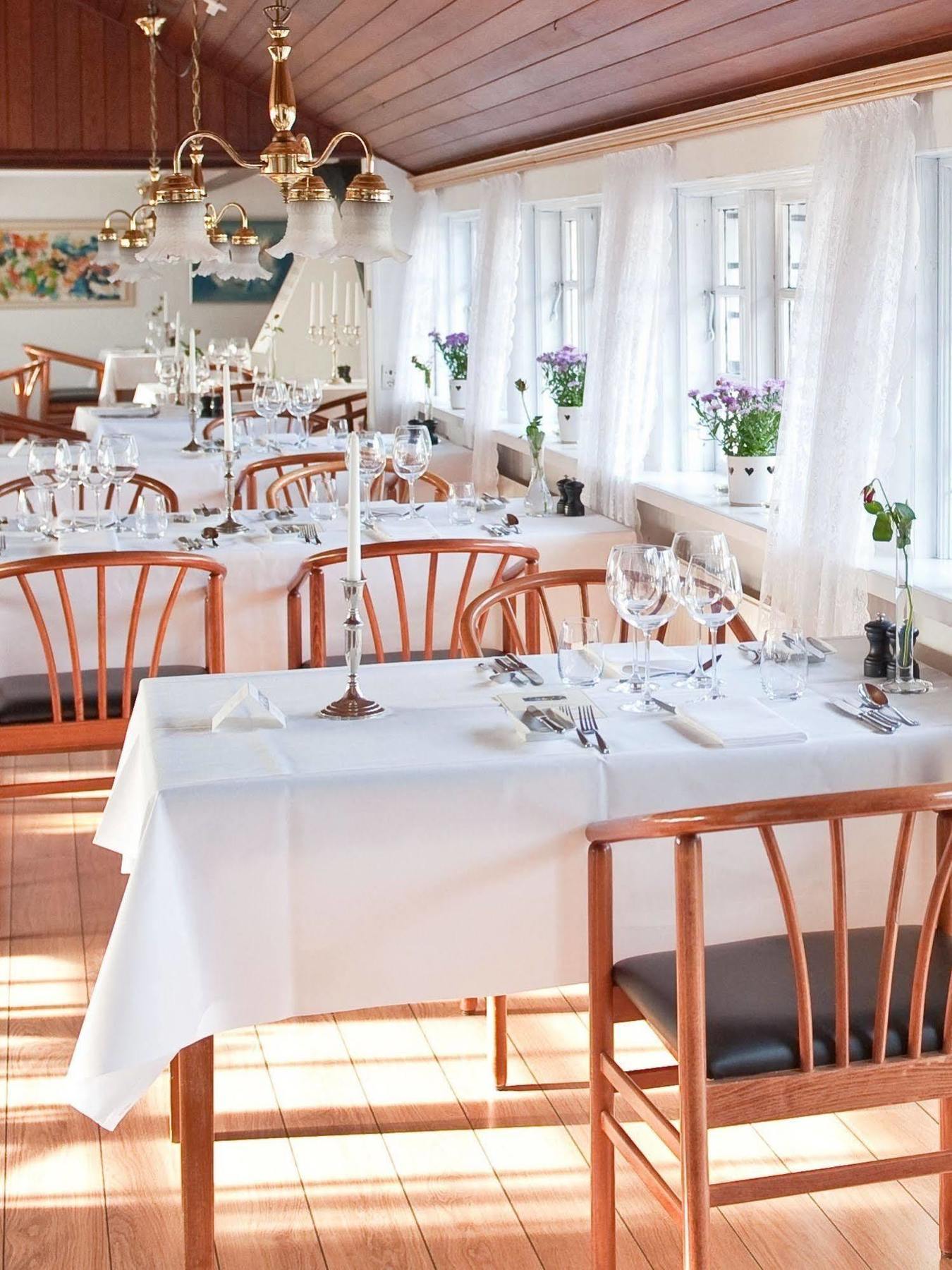 Hotel Strandgaarden Vesterø Havn Extérieur photo